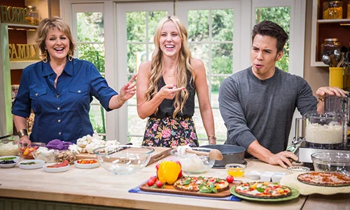 H&F-Ep1201-Segment-Cauliflower-Pizza.jpg