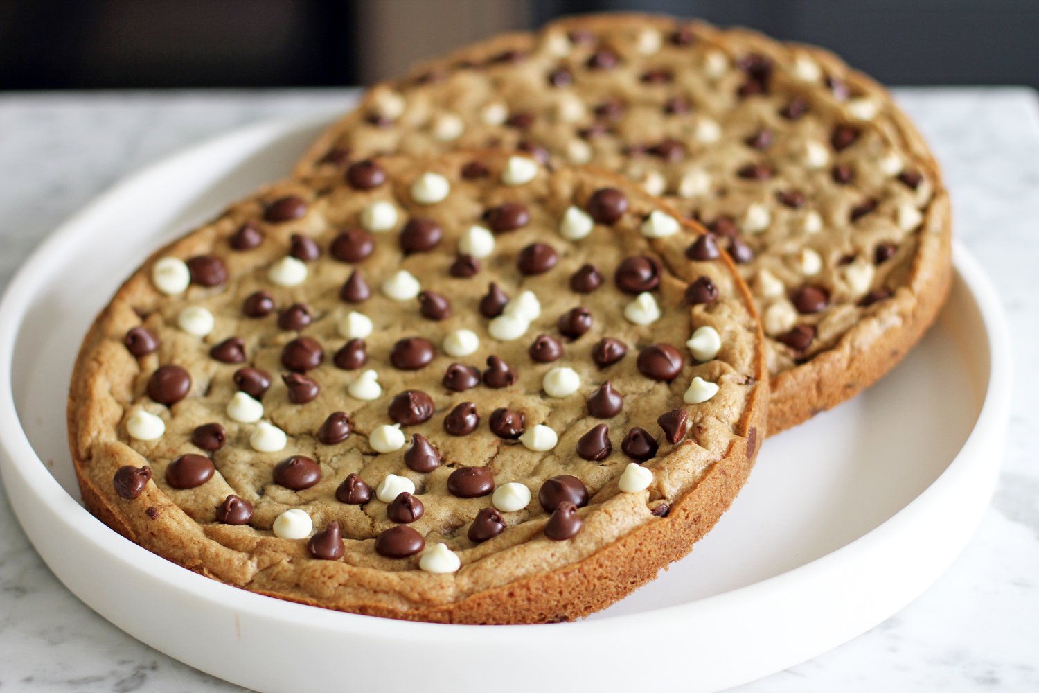 OlivewithgiantcookieLilyshop2.jpg