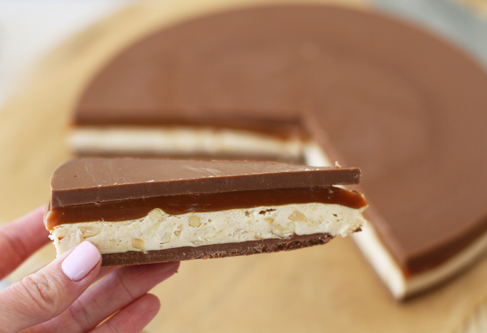 SnickersCakeLilyshop3.jpg